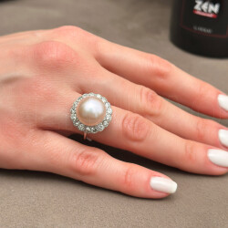 3.80 ct.Pearl Diamond Ring - 2