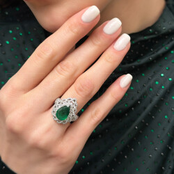 4.43 ct.Emerald Diamond Ring - 1