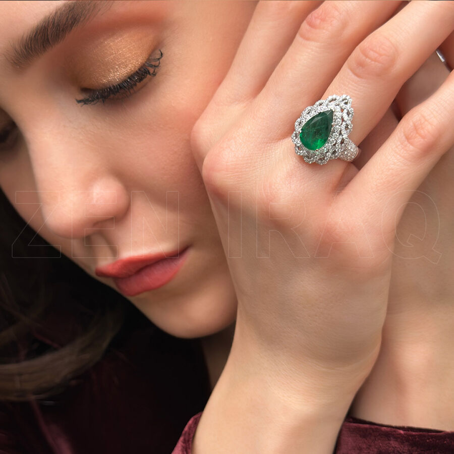 4.43 ct.Emerald Diamond Ring - 2