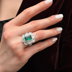 5.26 ct.Emerald Diamond Ring - 3