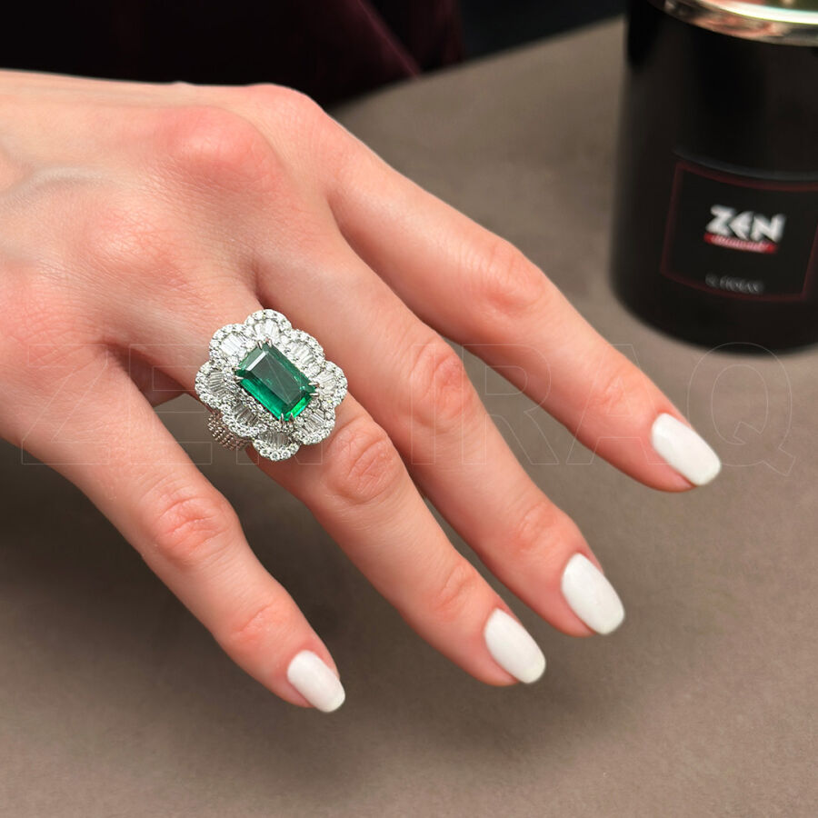 5.26 ct.Emerald Diamond Ring - 4