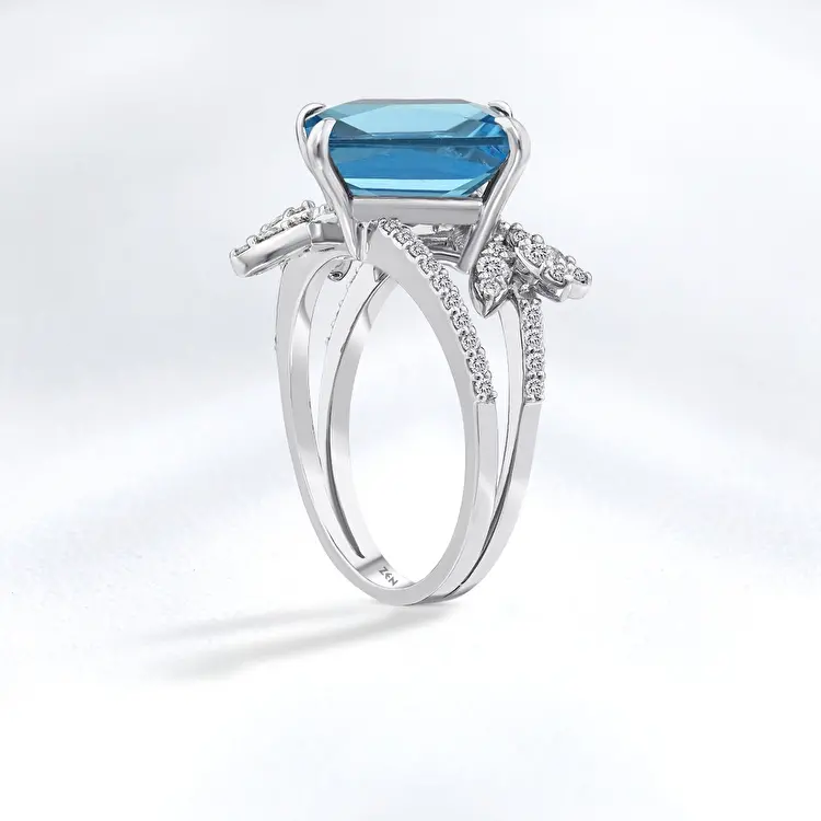 5.27 ct.Blue Topaz Diamond Ring - 2