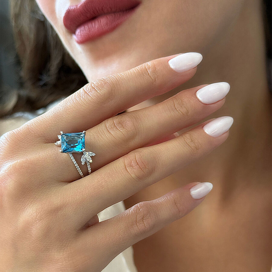 5.27 ct.Blue Topaz Diamond Ring - 1