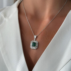 5.31 ct.Emerald Diamond Pendant - 1