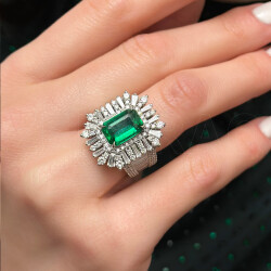 5.39 ct.Emerald Diamond Ring - 4