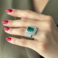 6.09 ct.Emerald Diamond Ring - 2