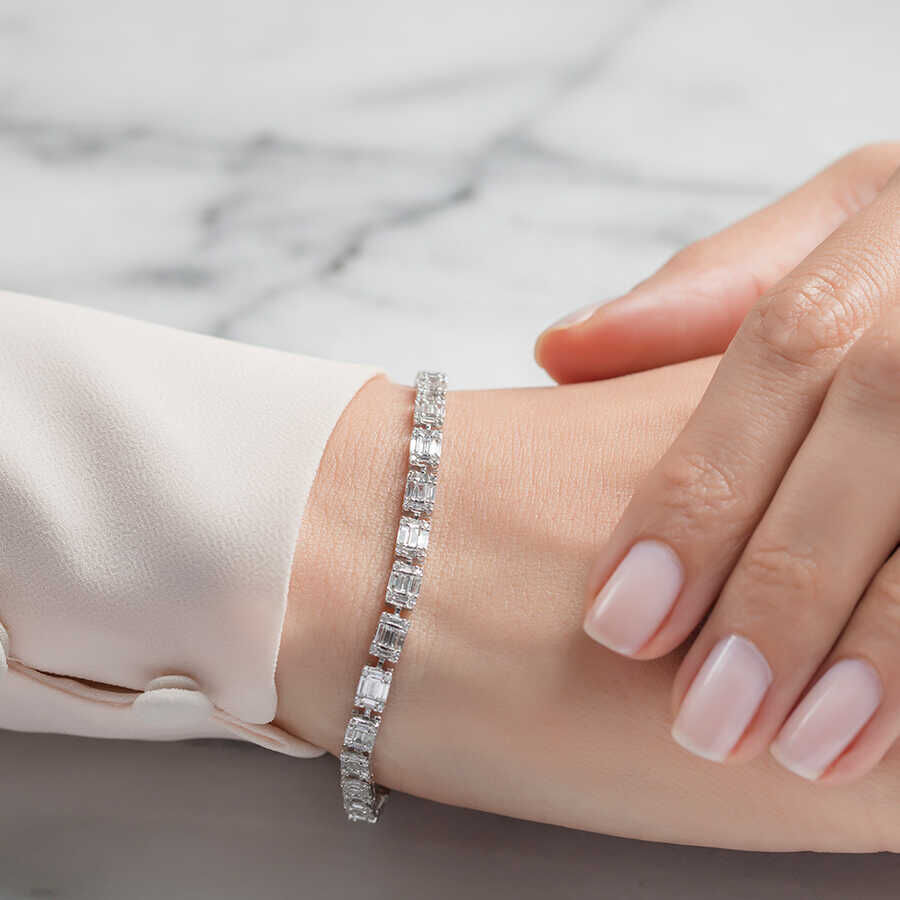 2.79 ct.Baguette Diamond Bracelet - 1