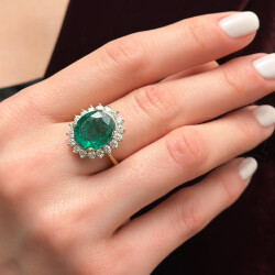 7.99 ct.Emerald Diamond Ring - 3