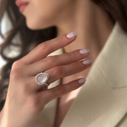 خاتم مرصّع بالألماس مع حجر روز كوارتز 9.64 قيراط - Zen Diamond