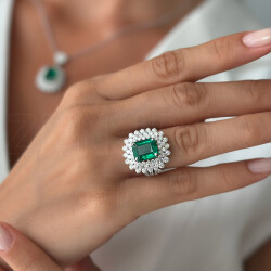 Emerald Diamond Ring - Zen Diamond