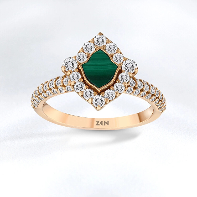 خاتم مرصّع بالألماس مع حجر المالاكيت - Zen Diamond